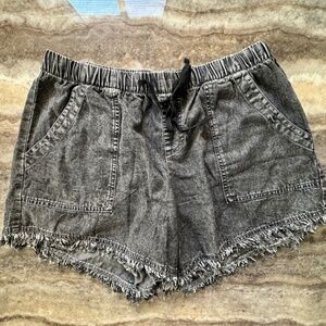 NWOT Women XXL (Size 18) Black Acid Wash Look Distressed Shorts. Elastic Waist